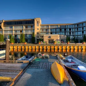 Hotel Oceanfront At ***